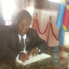 UDPS: Le 13/02/2017, Signature du registre des condoléances par le Président National Protais Lumbu Maloba