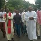 Marche du 25/02/2018: Protais Lumbu a marché aux côtés des chrétiens de la paroisse St Edouard de Binza UPN Télecom